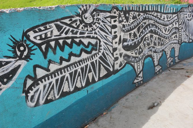 Graffiti Tour in La Candelaria Bogotá with Transportation - What the three-hour schedule feels like