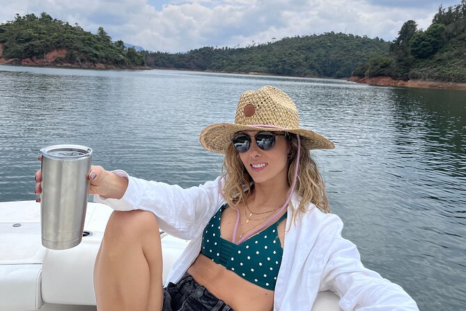 Guatape and El Peñol town and dam tour from Medellin - Cruising Guatapé Dam by private boat