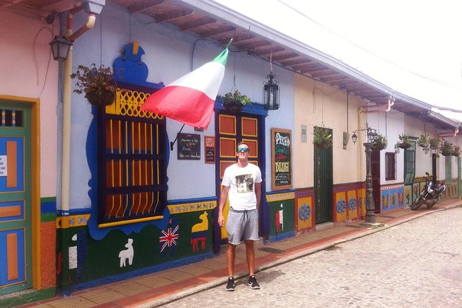Guatape and Peñol Rock Full-Day Tour - Guatapé’s painted streets and zócalos