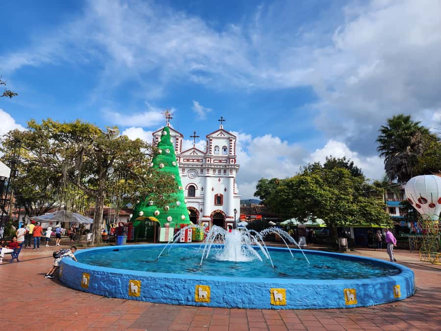 Guatape Coffee Villa including Rock Town & Waterfall - Key points at a glance
