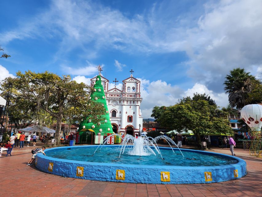 Guatape Coffee Villa including Rock Town & Waterfall - Climbing El Penol Rock