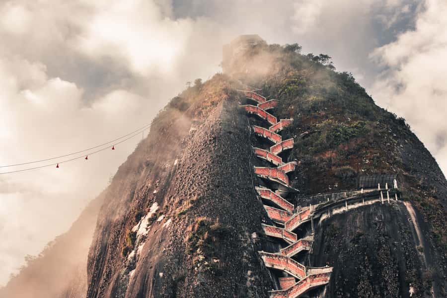 Guatapé: Day trip with Transport, Food & Boat - Starting in Medellín: two pickup choices