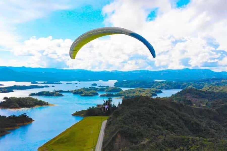 Guatape: Paragliding Experience - Peñol Rock from a fresh angle