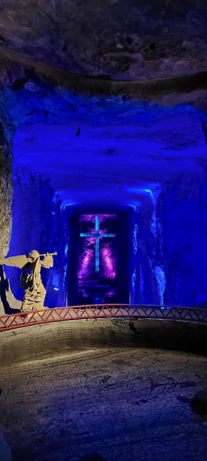 Guatavita Lagoon + Casa loca + Pueblo+ Salt Cathedral - One long day from Bogotá, with four very different stops
