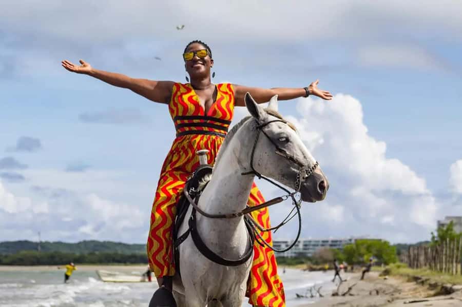 HORSE TOUR IN CARTAGENA BEACH - Walking, trotting, and galloping on the sand