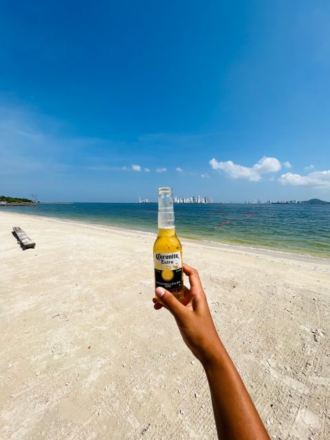 Isla Tierra Bomba beach club: Day Pass with typical food - What to bring for seven hours in the sun