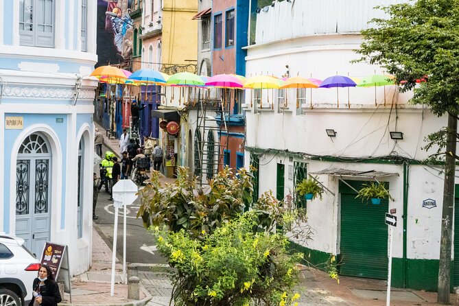La Candelaria Private Tour Bogotá + Local Lunch + 2 Museums (6 Hrs.) - What private transport adds to the experience