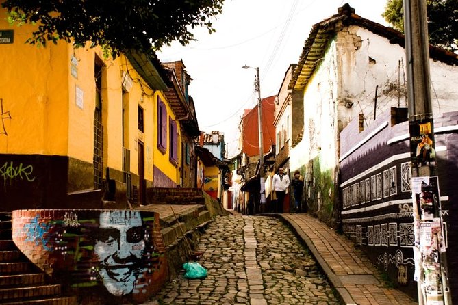 Layover Bogotá Private Tour + Transfer in & Out (4 Hrs.) - Catedral Primada and the Justice Palace area
