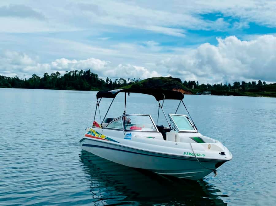 Luxury boat ride - Guatapé - Key points before you book