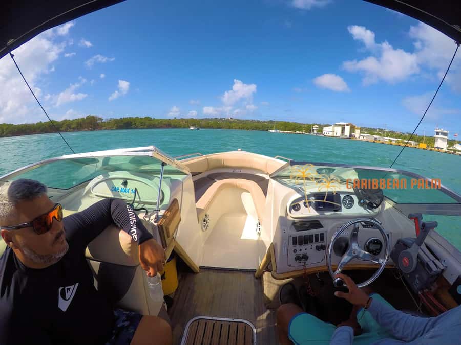Luxury private tour boat 6 in 1 - A full day on San Andrés water