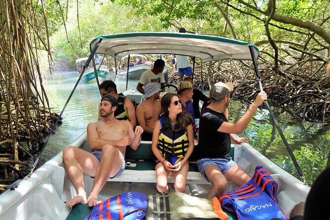 Magical Full-Day Tour Through The Mangroves And The Beach In Isla de Barú - A first beach stop at Mambo Beach