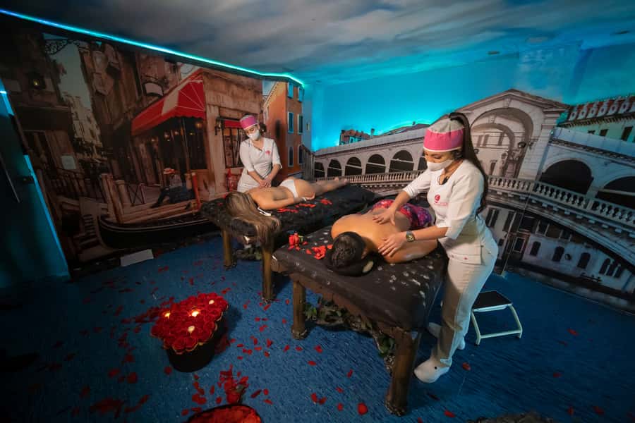 MedelIín: Full Body Massage and Water Therapy Experience - How the private-group format affects the visit