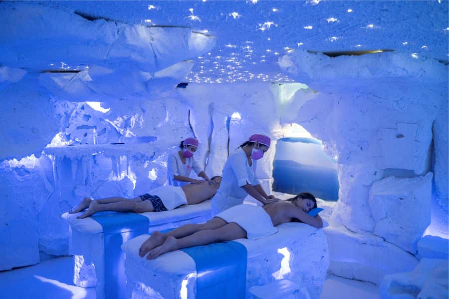 MedelIín: Full Body Massage and Water Therapy Experience - Who will enjoy this most