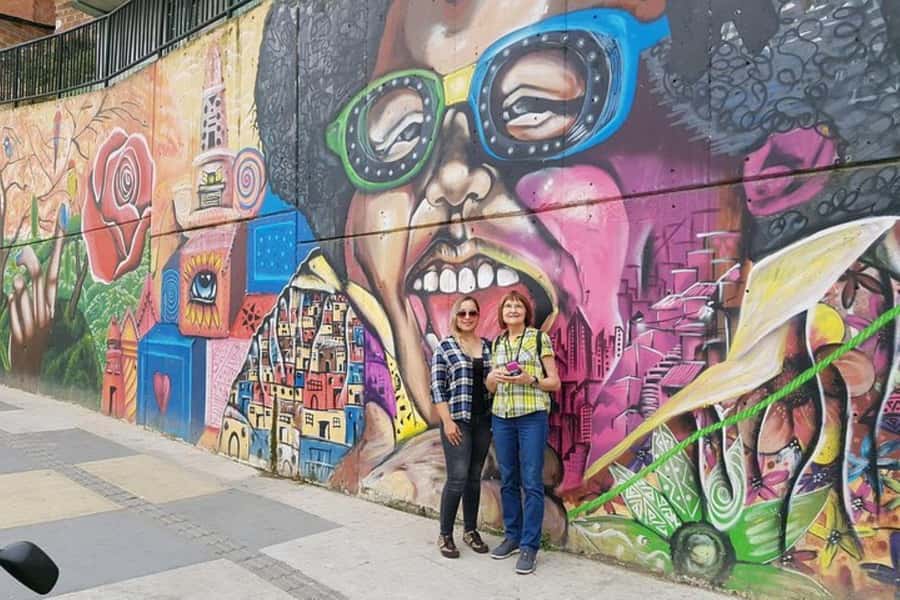 Medellín: 5.5-Hour Guided Private City Tour - Medellín in one half-day: why the route works