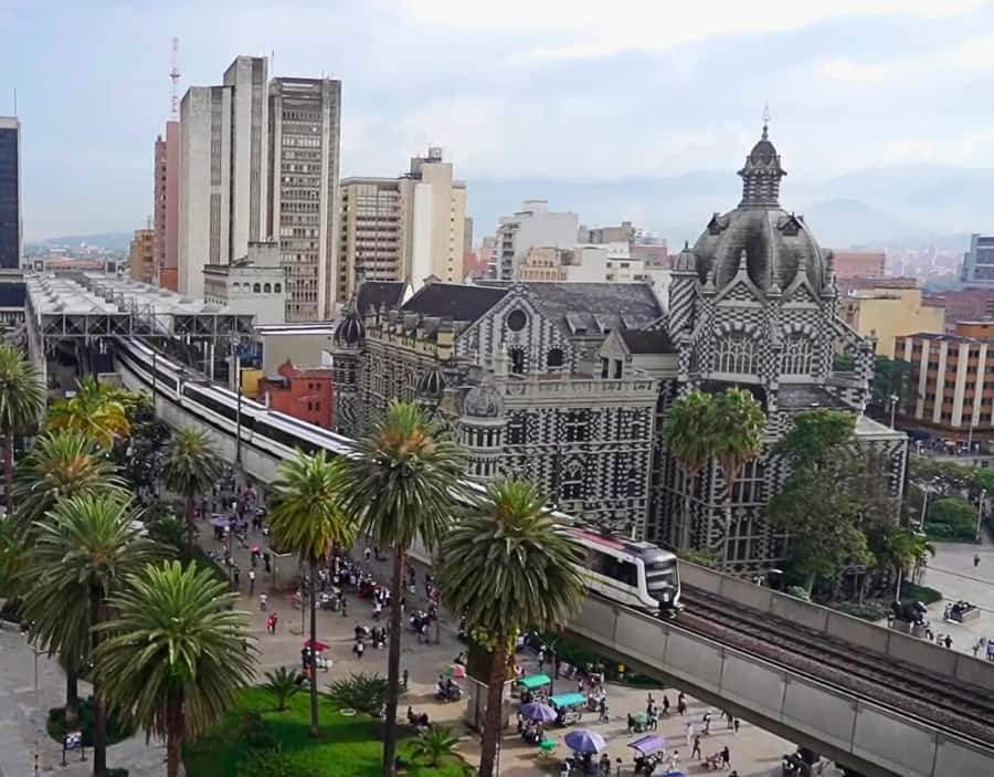 Medellín City Tour and Comuna 13 Experience - Parque de los Pies Descalzos slows the morning down