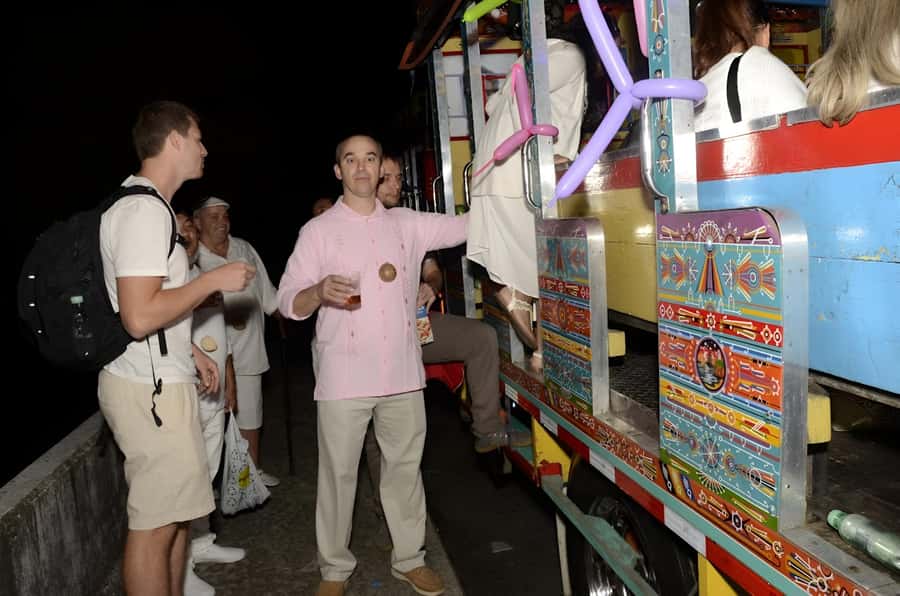 MEDELLIN: CITY TOUR CITY NIGHT TOUR + OPEN BAR - The Golden Mile After Dark