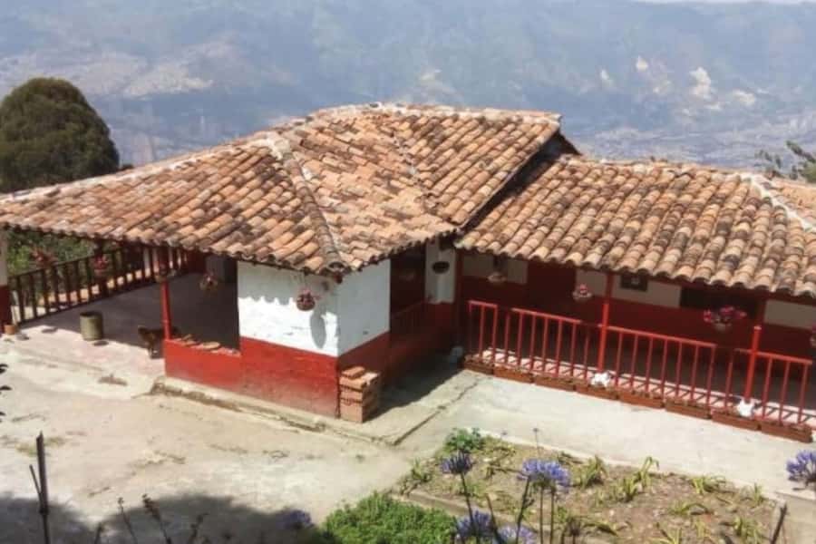 Medellin: Coffee Farm Tour & Spa with Overnight Glamping - Should you book the Don Leandro coffee farm stay?