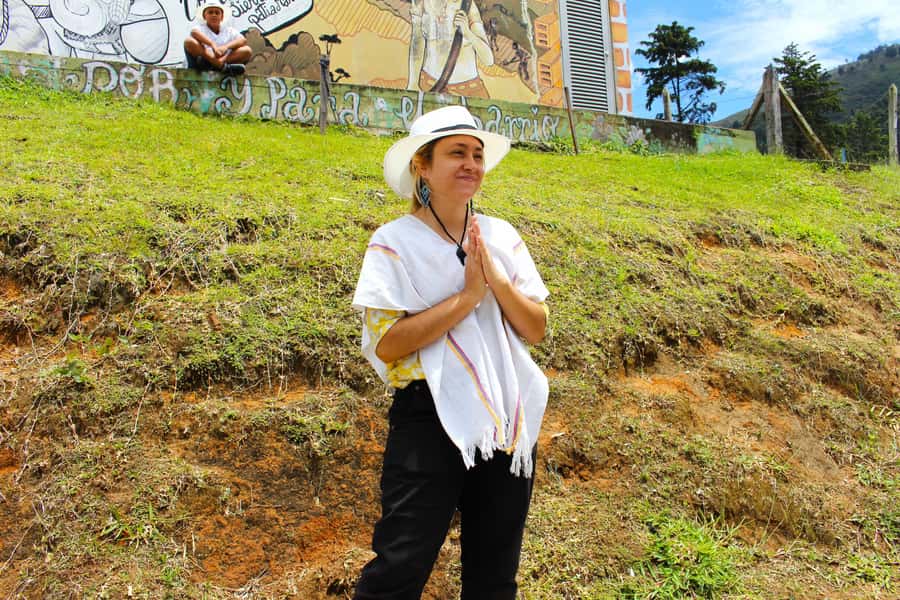 Medellín Coffee Farm Tour with Trolley and Cable Car Ride - Casa Finca de La Sierra and the local family welcome