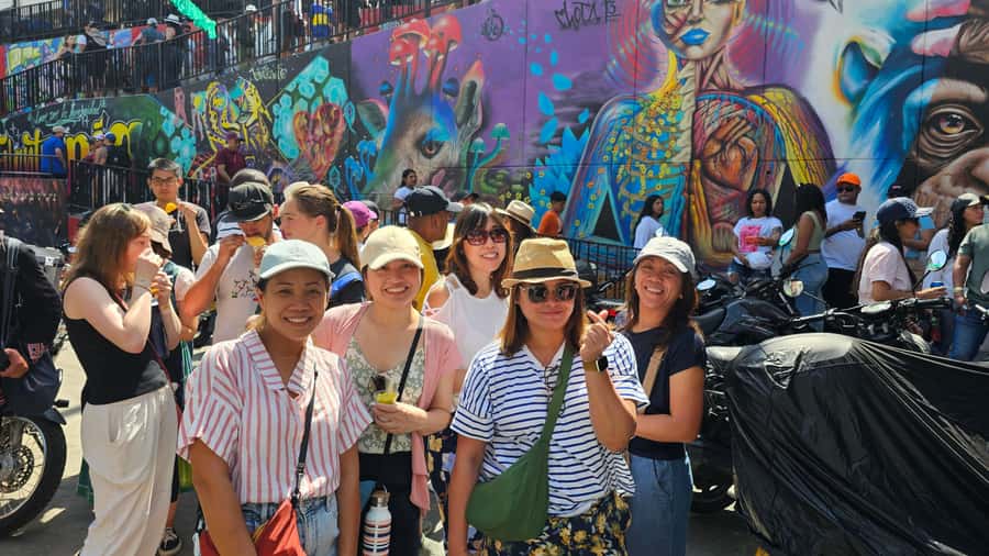 Medellín: Comuna 13 and Graffiti Guided Tour with a Local - Key points to know before you go