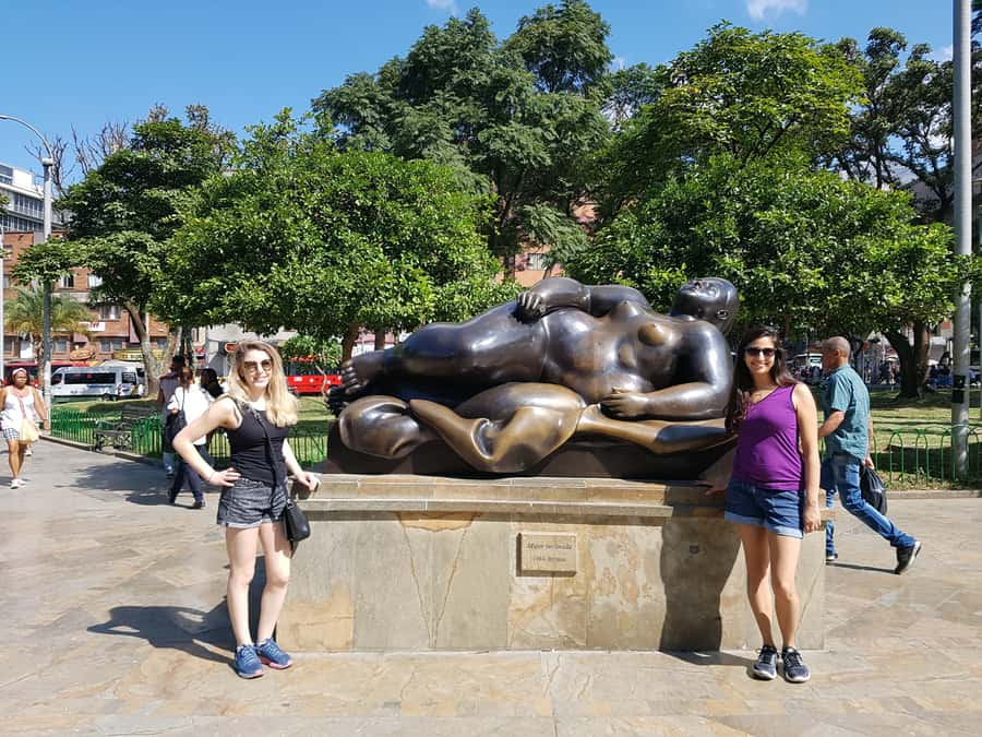 Medellín: Comuna 13, Cable Cars and Botero Statues Tour - Why this three-part tour works