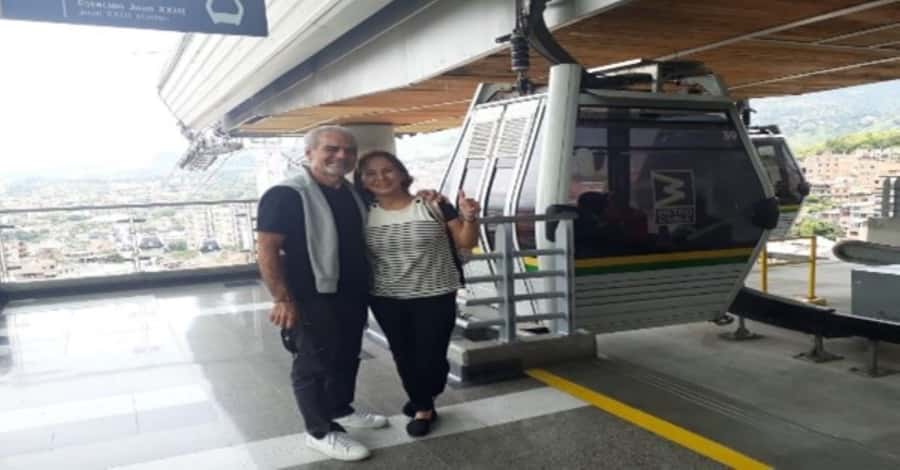Medellín: Comuna 13, Cable Cars and Botero Statues Tour - Timing, pace, and what to bring