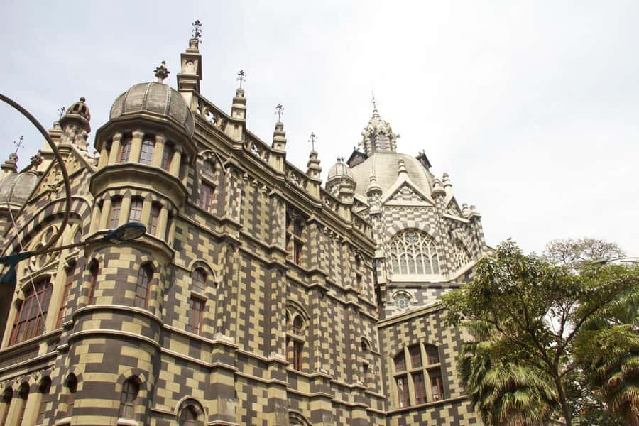 Medellín: Comuna 13, Cable Cars and Botero Statues Tour - Who should book this Medellín tour?