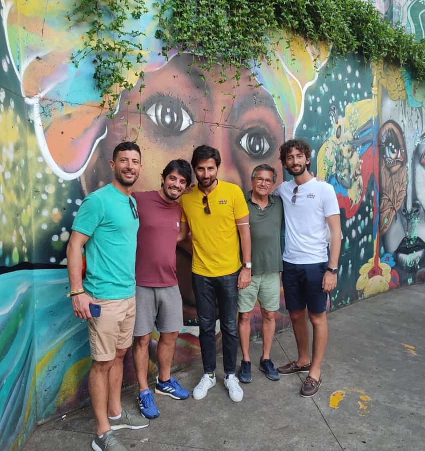 Medellín: Comuna 13 District Tour with Cable Car Ride - The 40-minute cable car climb