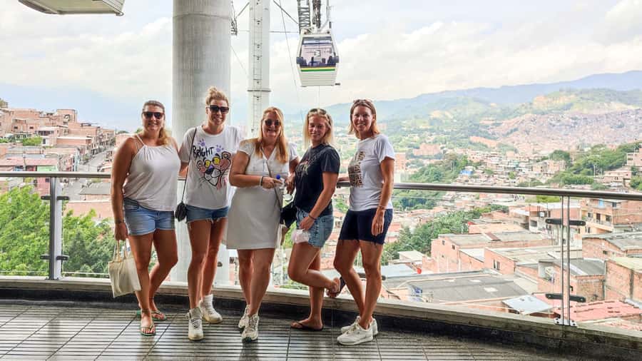 Medellin: Comuna 13 Graffiti Tour, Cable Car & Street Food - Useful preparation for the day