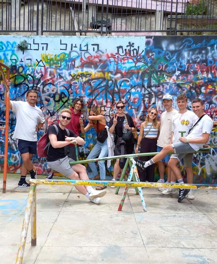 Medellín: Comuna 13 (Graffitour) Discover the Transformation - The first 30 minutes: history before photographs