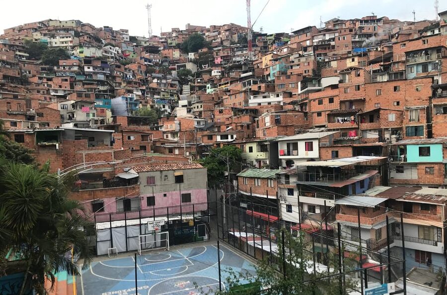 Medellín: Comuna 13 (Graffitour) Discover the Transformation - Museo Comuna 13 and the meaning behind the murals