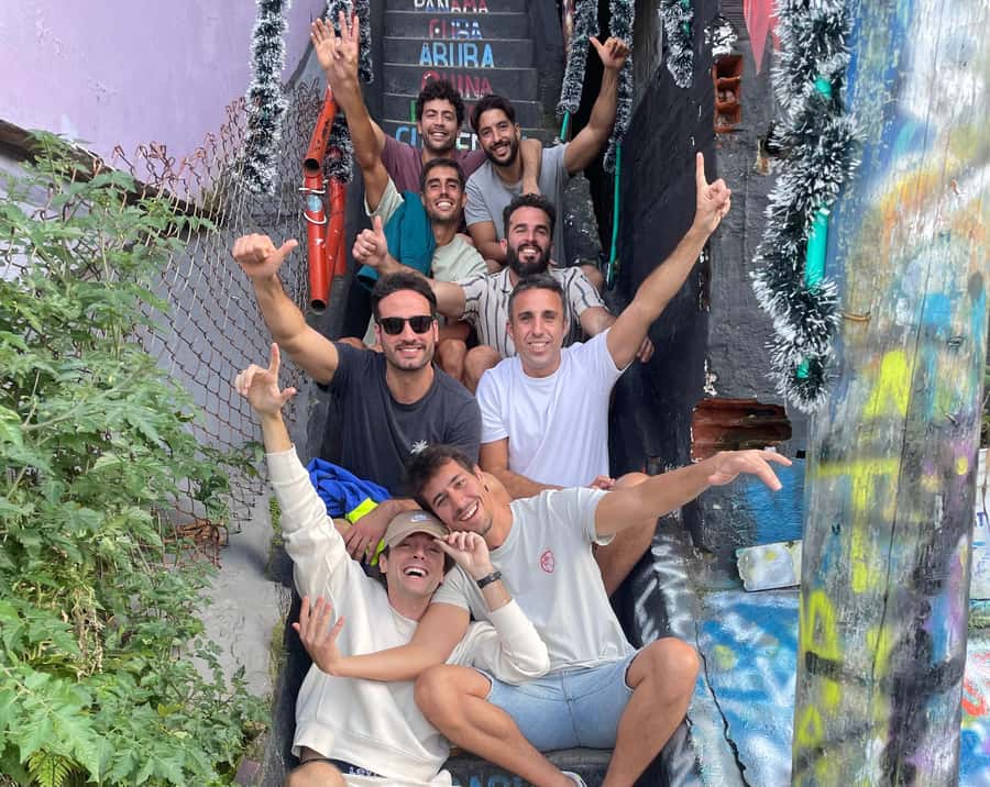 Medellín: Comuna 13 (Graffitour) Discover the Transformation - Local performances and the high viewpoint
