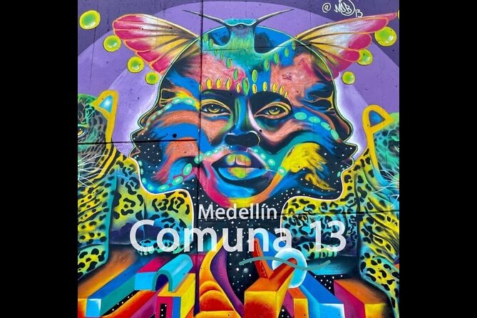 Medellín: Comuna 13 Tour with Spray Painting and ice cream - Walking through murals, alleys, and local galleries