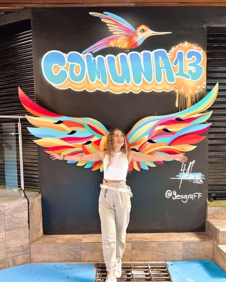 Medellín: Comuna 13 True Story and Street Food Tour - Food stops with a local taste