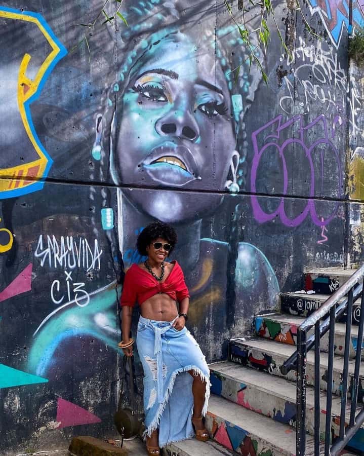Medellín: Comuna 13 True Story and Street Food Tour - A three-hour route with a lot packed in