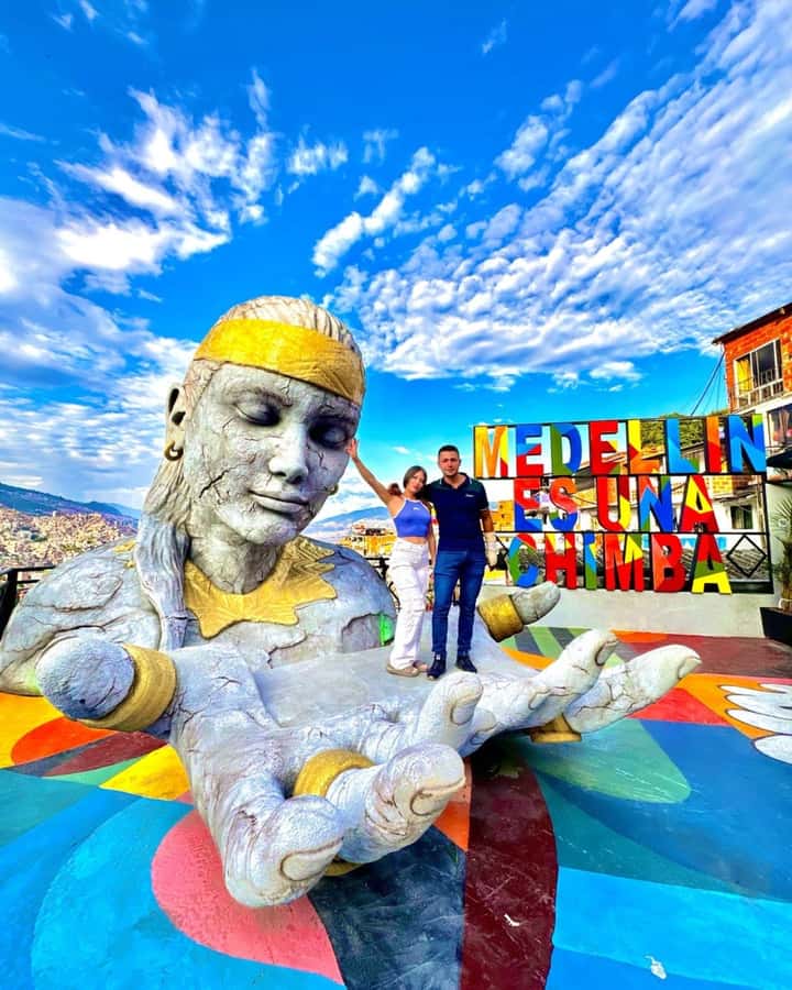 Medellín: Comuna 13 True Story and Street Food Tour - The first walk: getting beyond the postcard view