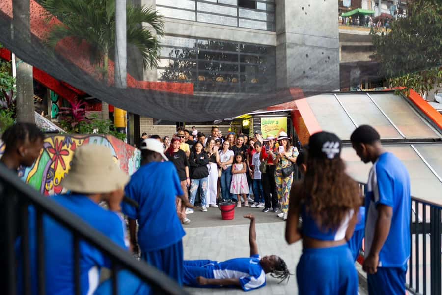 Medellin: Full Day Guided City Highlights Tour - Key points to know before booking