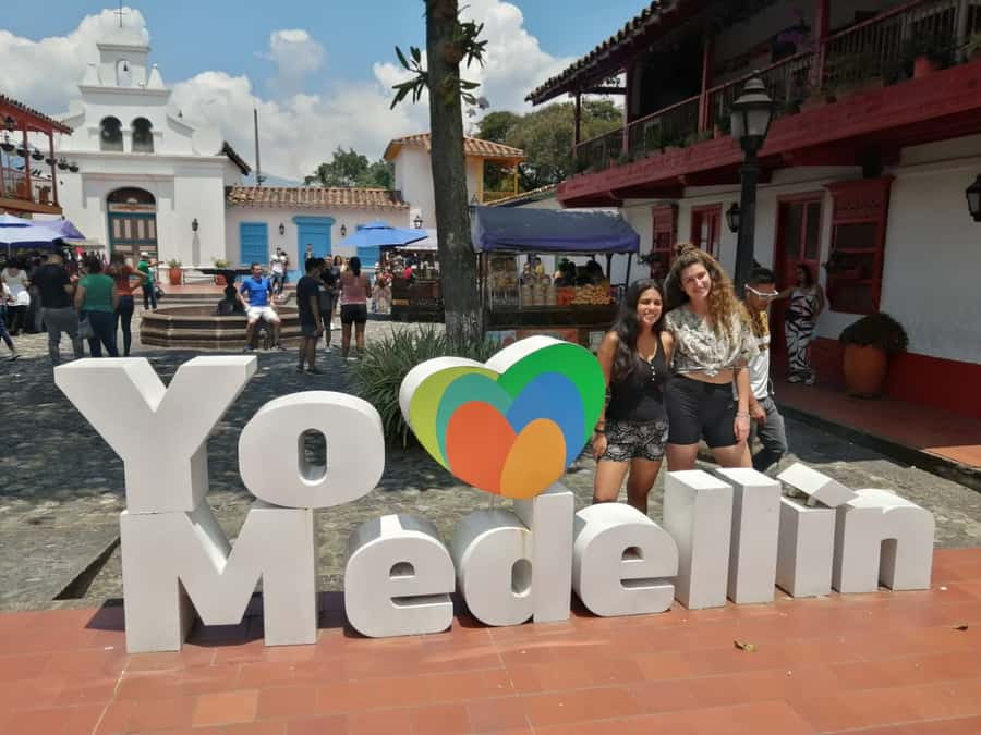 Medellin: Full Day Guided City Highlights Tour - A fast, thoughtful introduction to Medellín