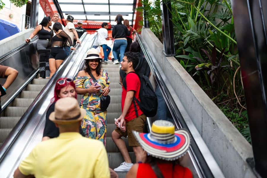 Medellin: Full Day Guided City Highlights Tour - Riding Medellín’s Metro and Metrocable