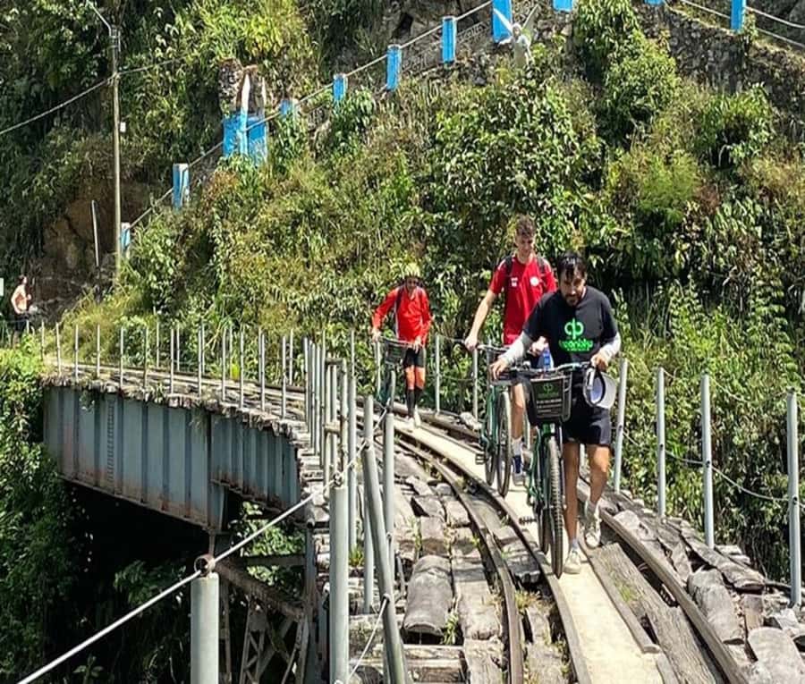 Medellín: Full-Day Mountain Bike Tour with Lunch - Why this ride is different from a standard Medellín day trip