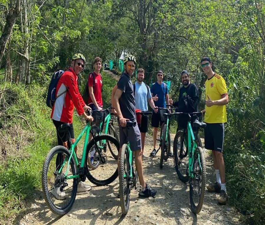 Medellín: Full-Day Mountain Bike Tour with Lunch - Coffee, safety, and the first look at the route