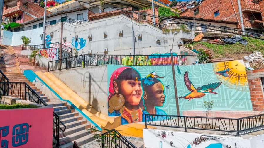 Medellin: Graffiti Tour Comuna 13 - Why Comuna 13 matters beyond the murals