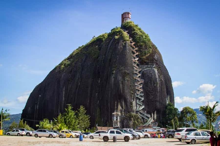 Medellin: Guatape and El Penol Rock Day Trip with Boat Ride - Guatapé’s zócalos give the town its character