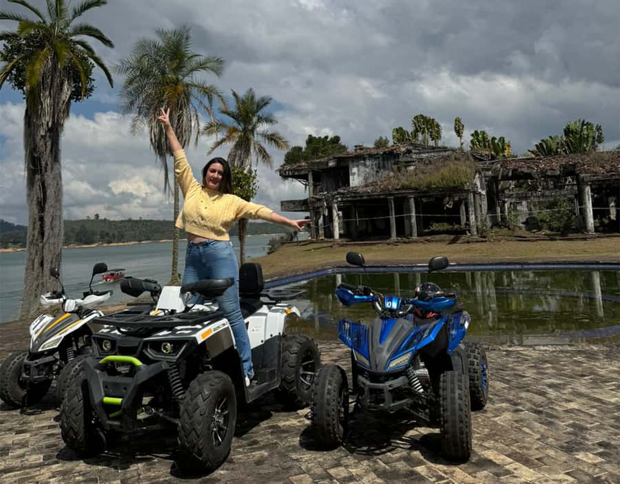 Medellin: Guatapé Day Trip & Boat to Pablo Escobar's Estate - Peñol-Guatapé Dam and the short boat crossing