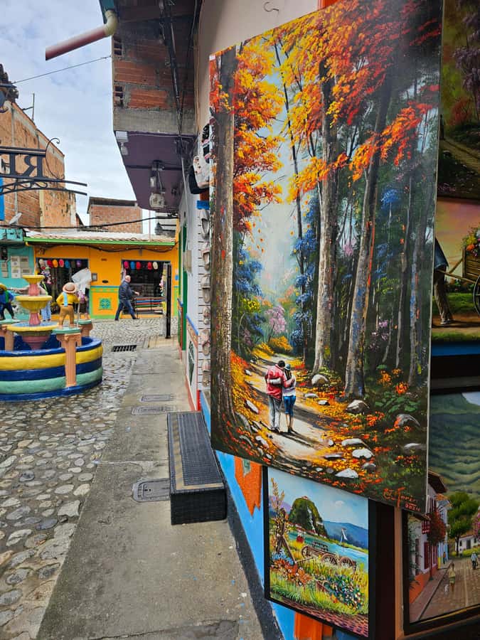 Medellin: Guatape, El Peñol Coffee Farm Private Tour & Fruit - Lunch in Guatapé: good local food, separate from the tour price