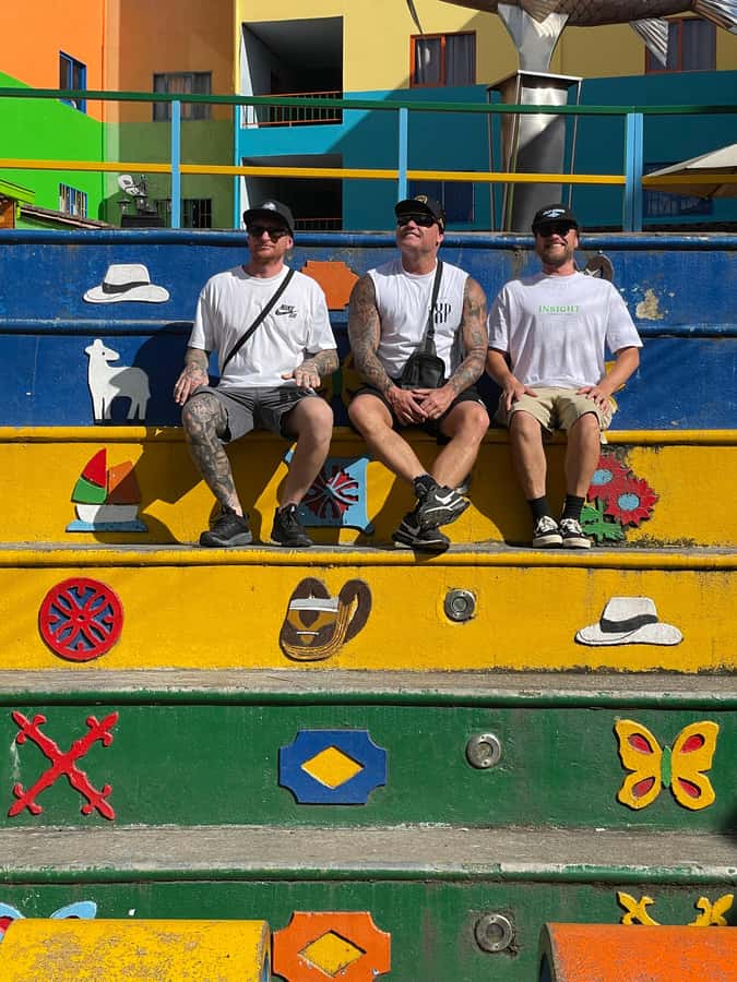 Medellín: Guatape Village with Coffee and Fruit Tasting Tour - Climbing the 649 steps of Peñol Rock
