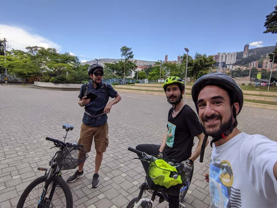 Medellín: Guided City Bike Tour - Through Laureles, Conquistadores, Belén, and Stadium