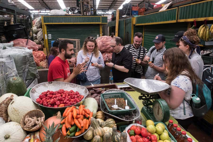 Medellín: Guided Exotic Fruits Tour - Meeting the vendors and seeing the human side