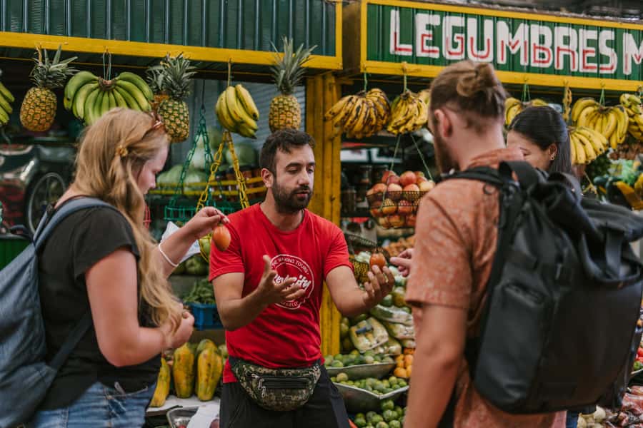 Medellín: Guided Exotic Fruits Tour - Fresh juice and the flavors between tastings