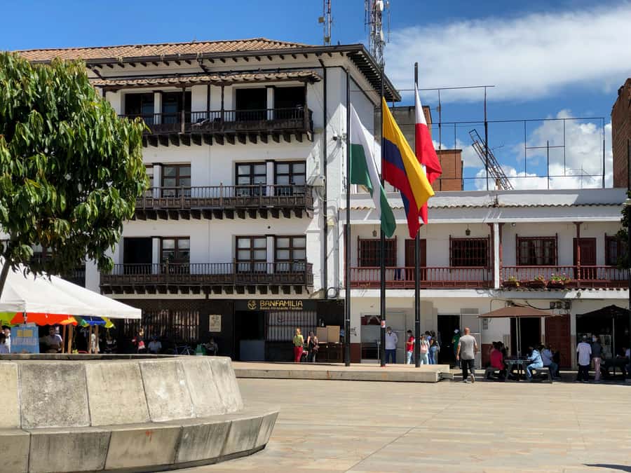 Medellín: Half-Day Private Colonial Towns Tour - The guide can shape the whole experience