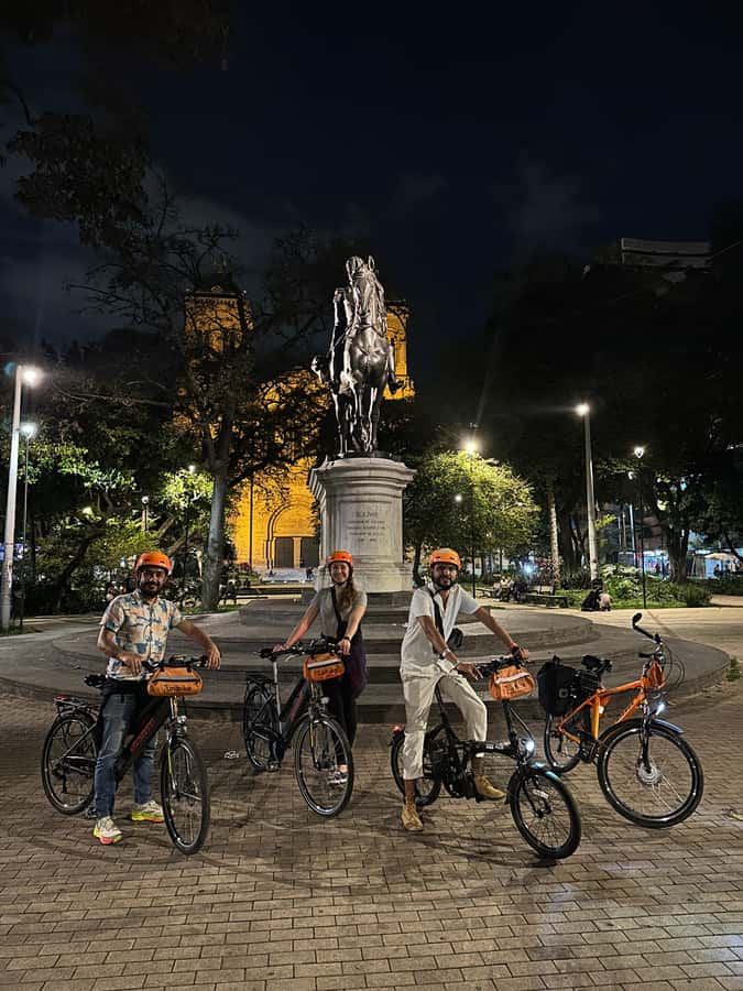 Medellín: History & Local Life Essentials Tour on an E-Bike - Plaza Botero, where art meets street life